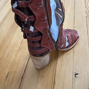 New Freebird Mykayla Sandals/Boots size 10